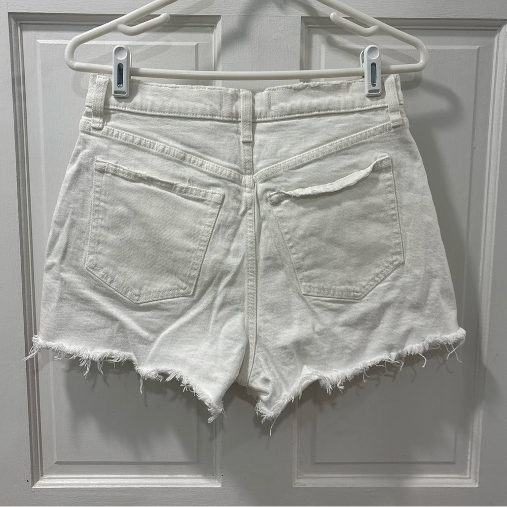 Abercrombie & Fitch Women’s The Cutoff Short Size 27/4 High Rise White Distress - Picture 6 of 8